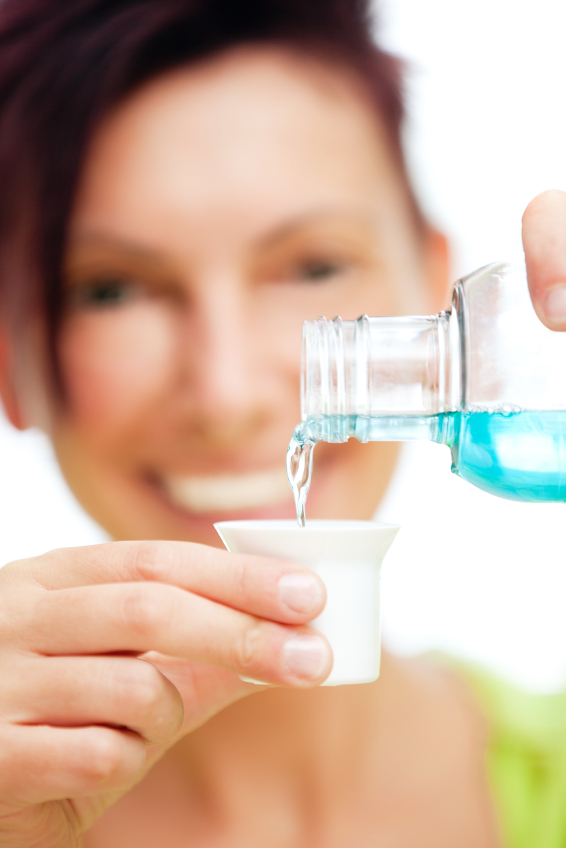 Sensitive teeth or anticavity mouthwashes? Which one is better